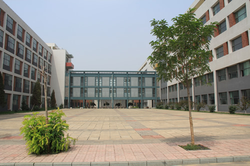 张家口第一中学