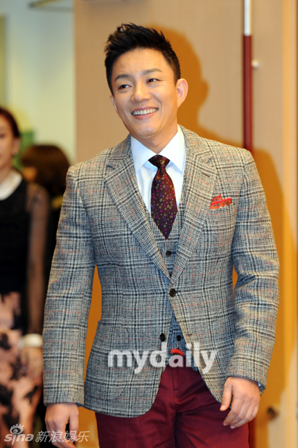  p>李凡秀 i>(         ,lee bumsoo) /i>,1970年1月3日出生于韩国忠