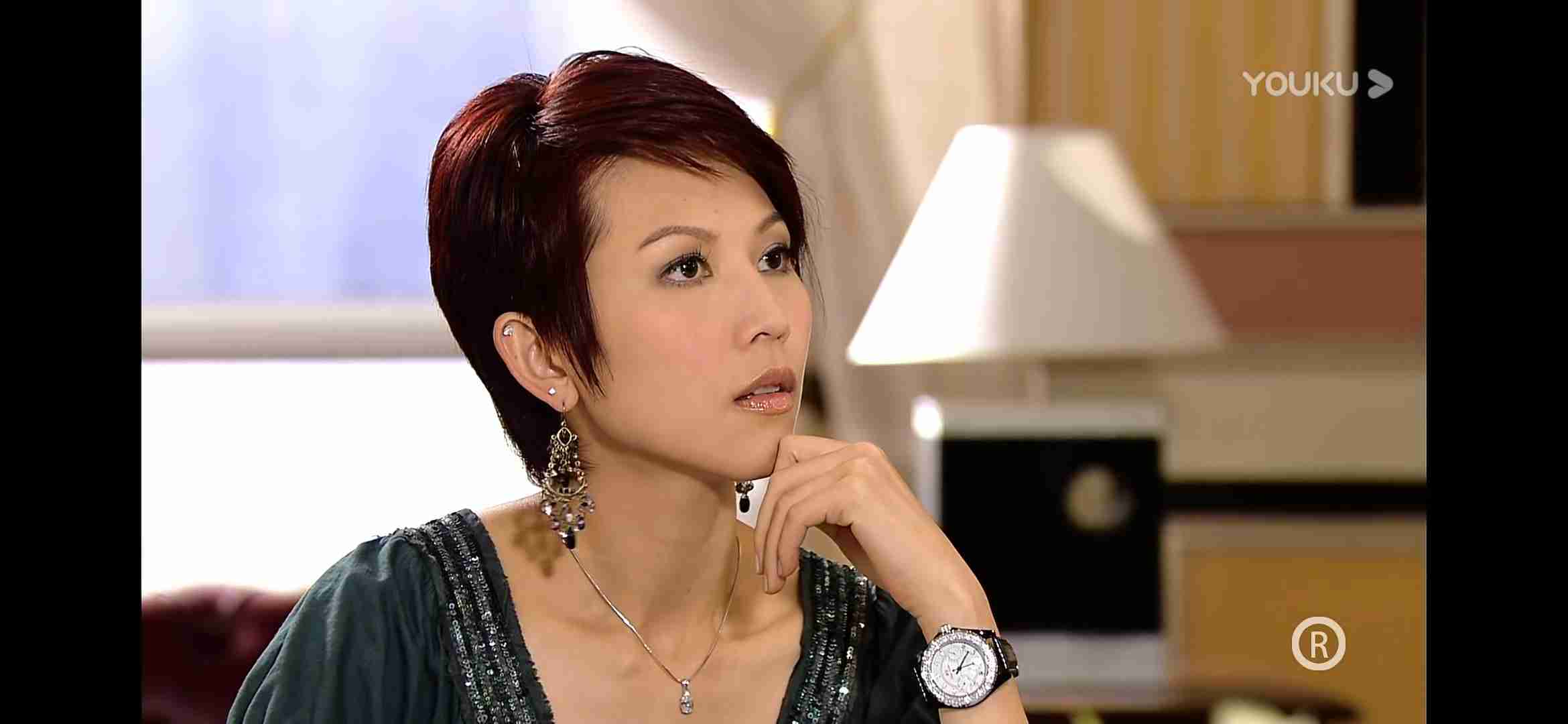  p data-id="gnwpb2ruy4">康雅思,是tvb电视剧《珠光宝气》中的女一号