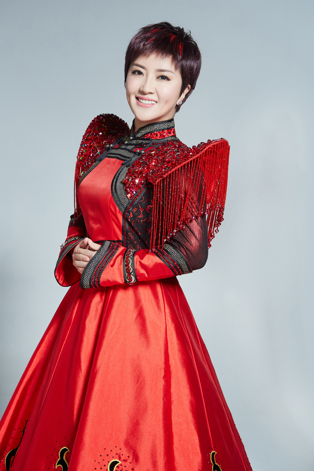  p>格格,原名蒙克其其格,8月1日出生于内蒙古自治区赤峰市克什克腾旗