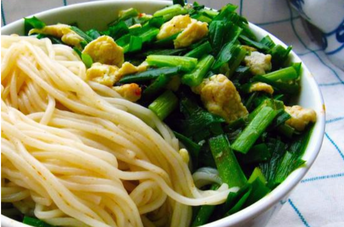  p>韭菜鸡蛋打卤面,打卤面的一种.