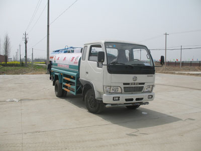 东风小霸王吸粪带洒水车