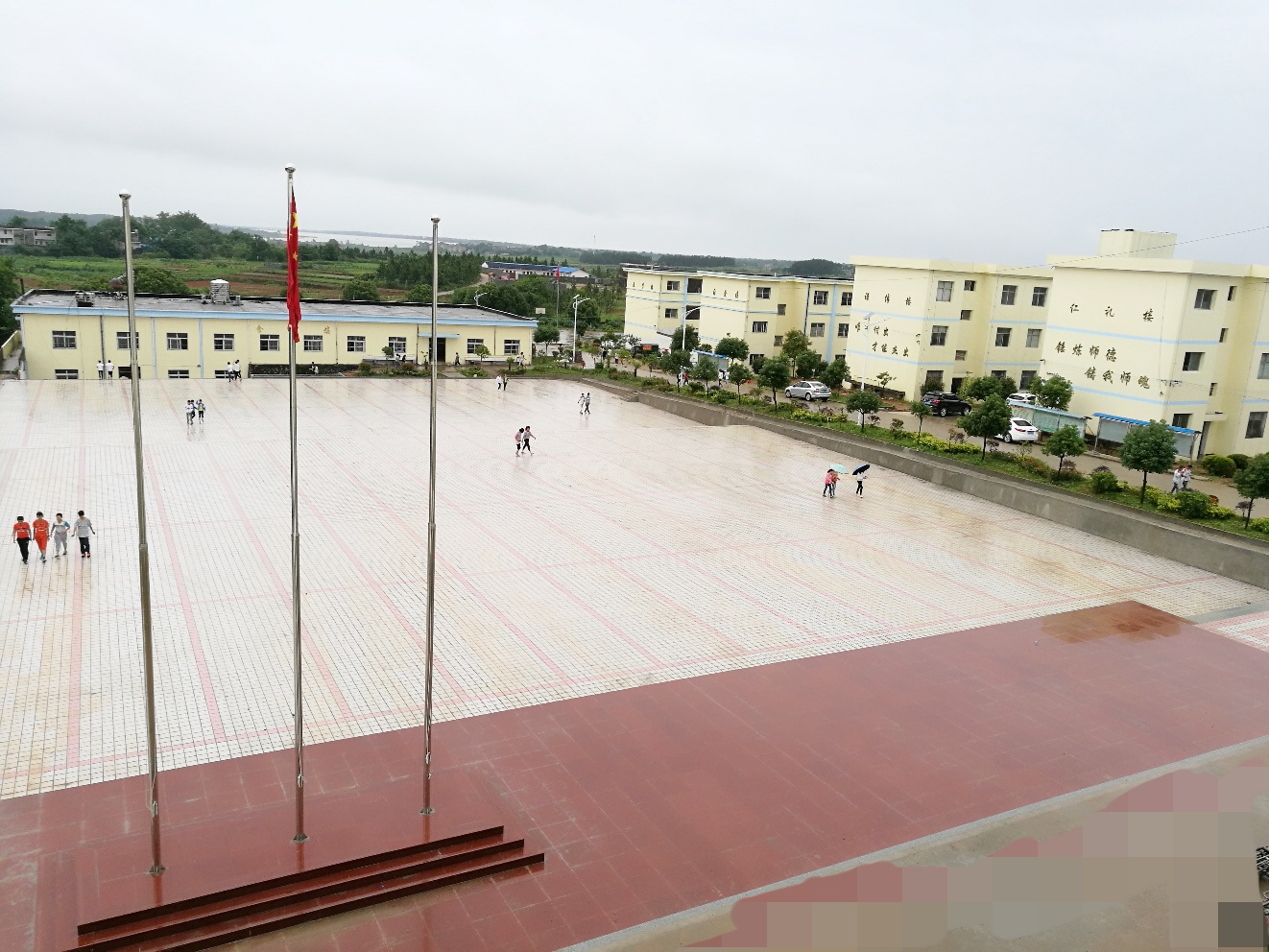  p>宿松县许岭初级中学始建于2002年,由原许岭高级中学初中部和灯塔