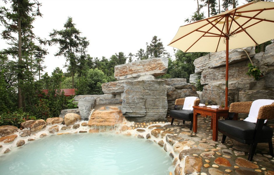  p>凤凰温泉旅游区位于湖北省襄阳市智慧之神 a target="_blank" href