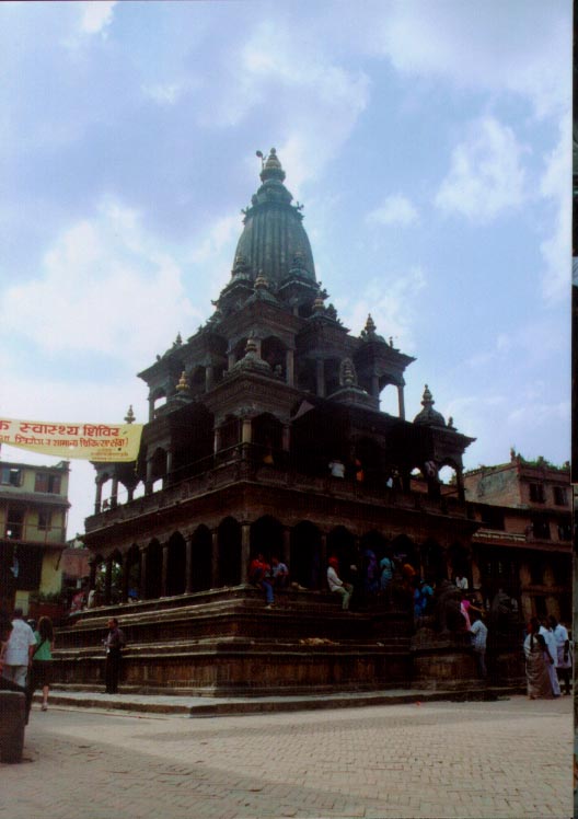  p data-id="gn2kzpvusy">位于古城帕坦市内的尼泊尔著名古代宫殿.