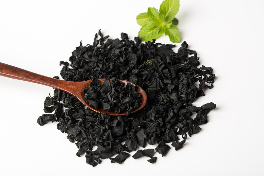  p>螺旋藻(学名: i>spirulina /i>),属于蓝藻门,蓝藻纲,颤藻科,螺旋藻