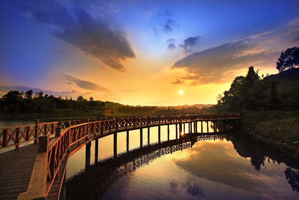  p>万盛青山湖湿地公园(the green mountain lake wetland park) /p> 