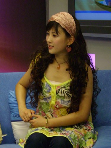 片名:会有天使替我爱你饰演:米爱演员:李承铉李思思王晔傅晶介绍:经济