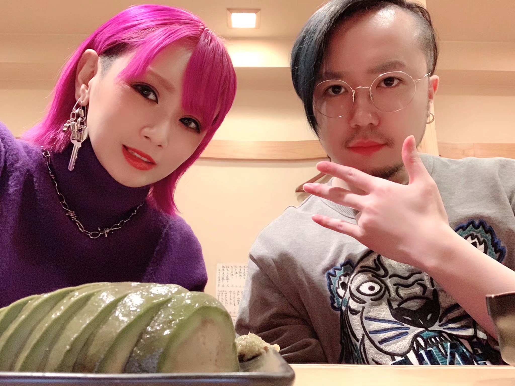  /p> p>初期是在ニコニコ动画的人气唱见れをる,代表曲 ♂ ver.