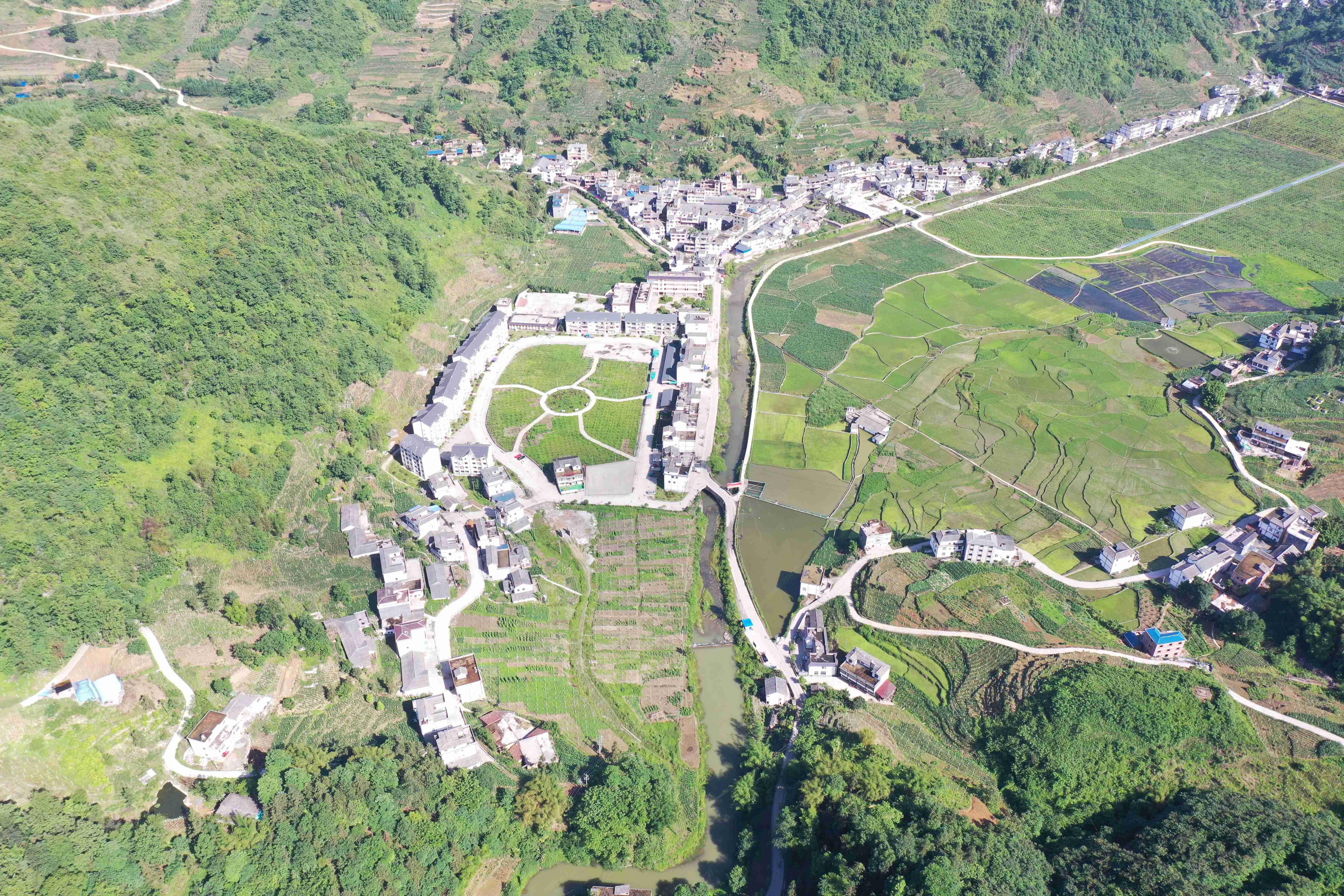  p>云南省昭通盐津县牛寨乡万和村,属于山区.距离村委会5.