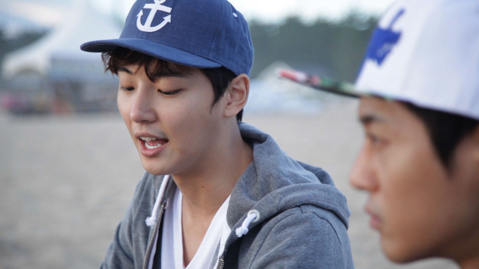  p data-id="gnx1tuw14e">尹施允 i>(         ,yun si yun) /i>,1986