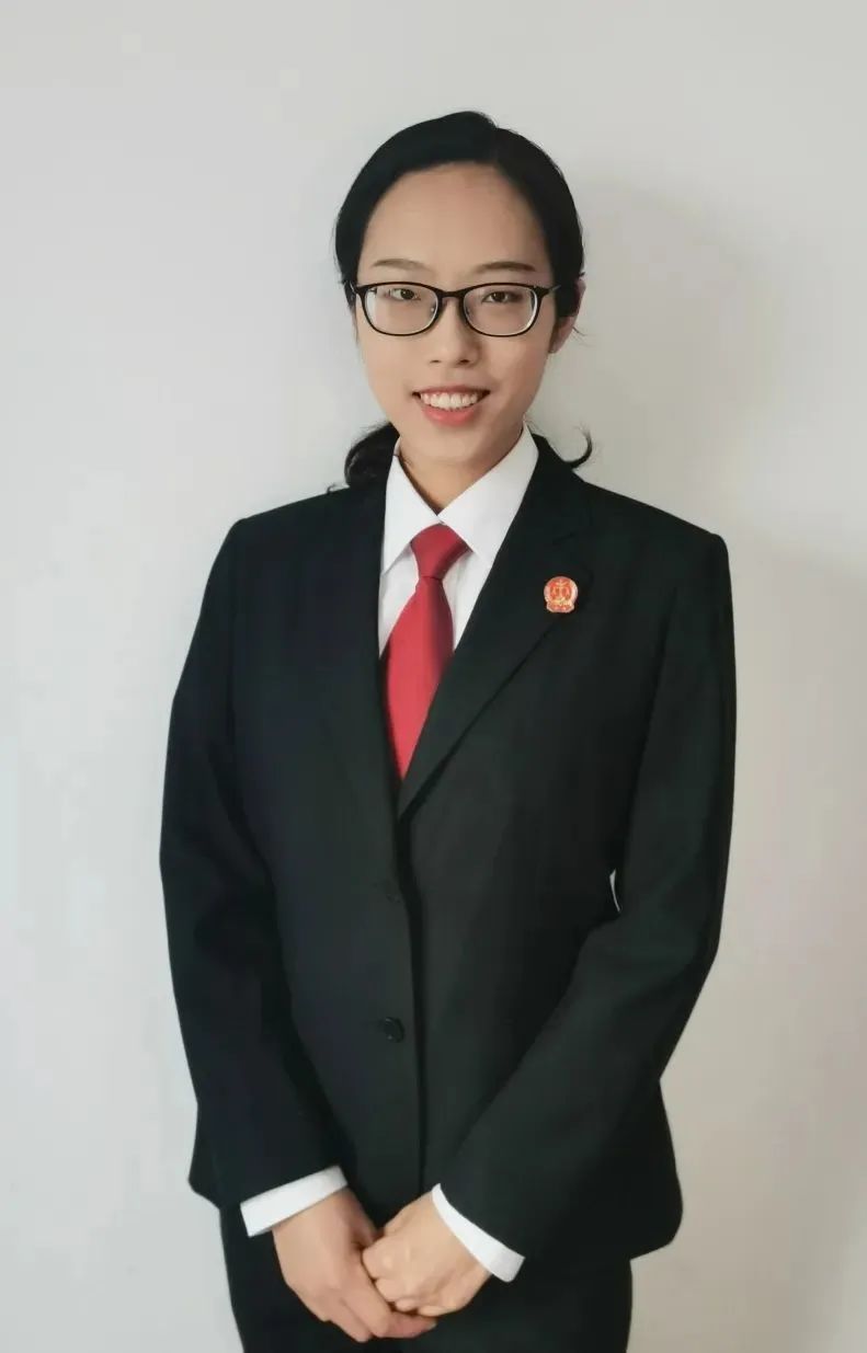 人民大学知识产权法学硕士,现任北京知识产权法院审判第四庭法官助理