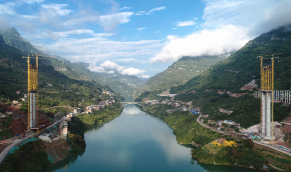 宜宾新市至攀枝花高速公路