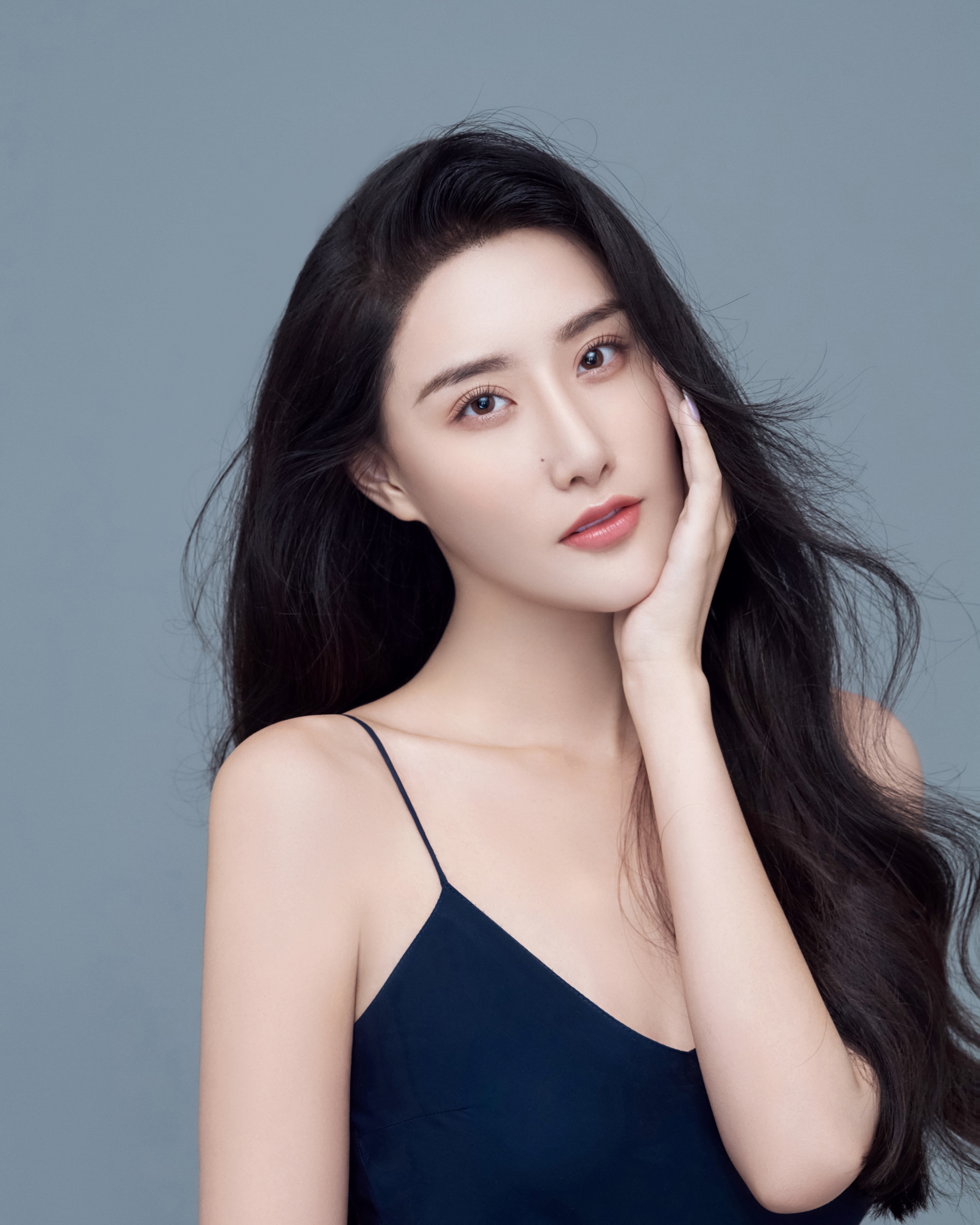 出生于山东省淄博市,毕业于北京电影学院,中国内地女影视演员,流行