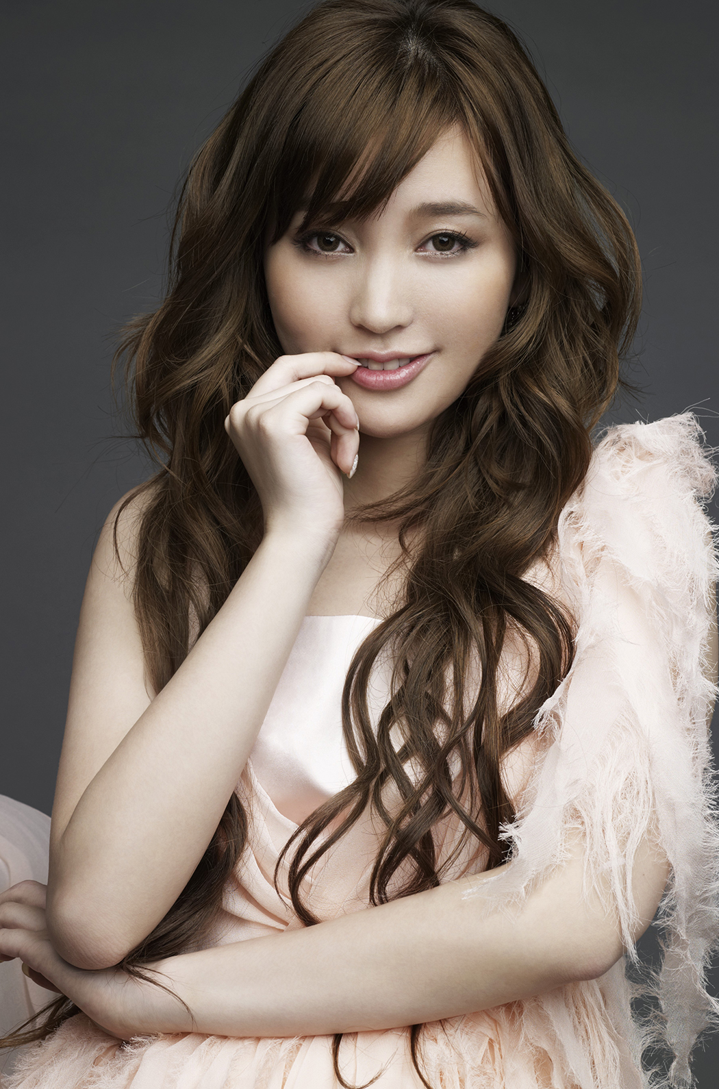  p>金莎(kym),1983年3月14日出生于上海市,中国内地女歌手,演员.