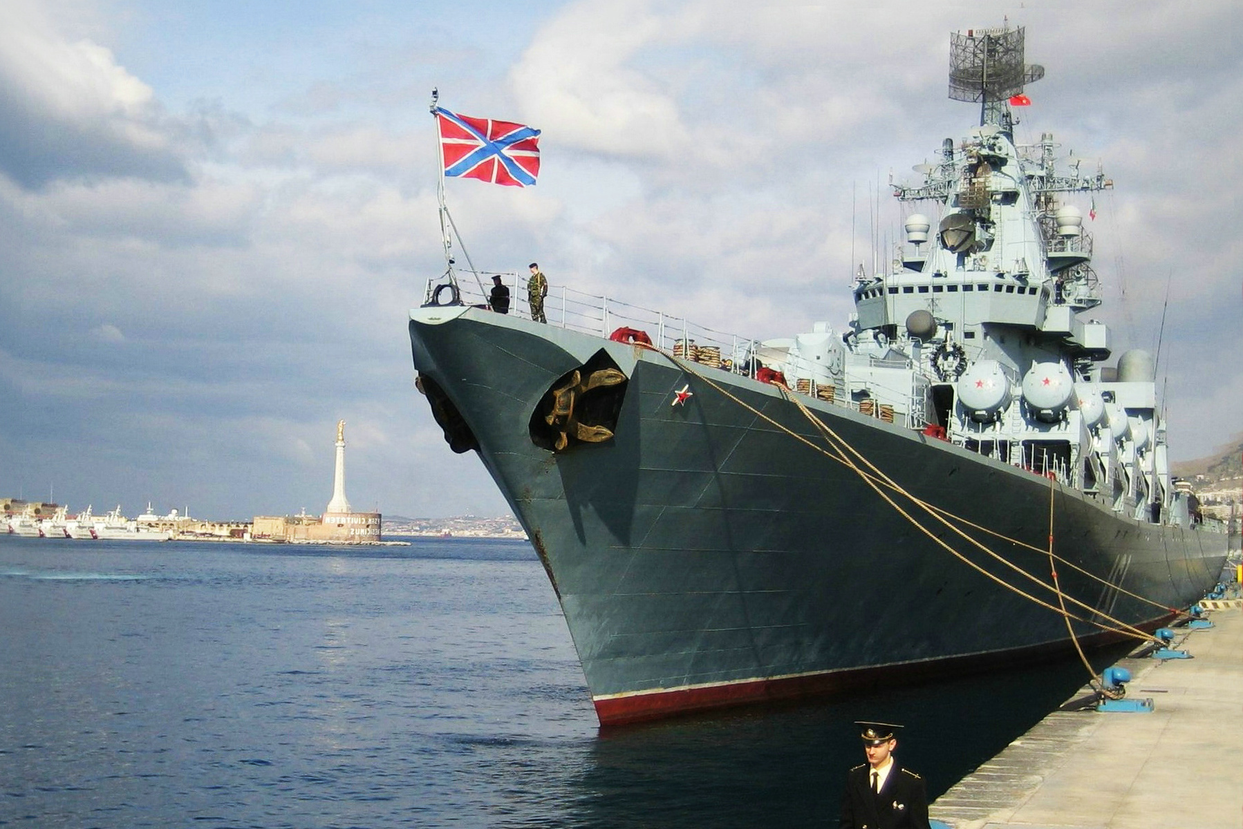 莫斯科号巡洋舰