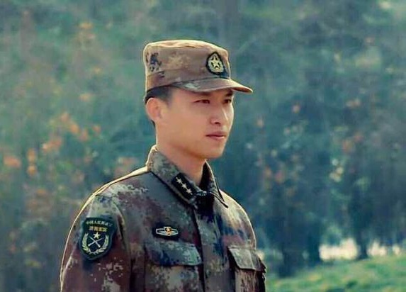  p data-id="gnbvc3b854">文海地是一名中国军人