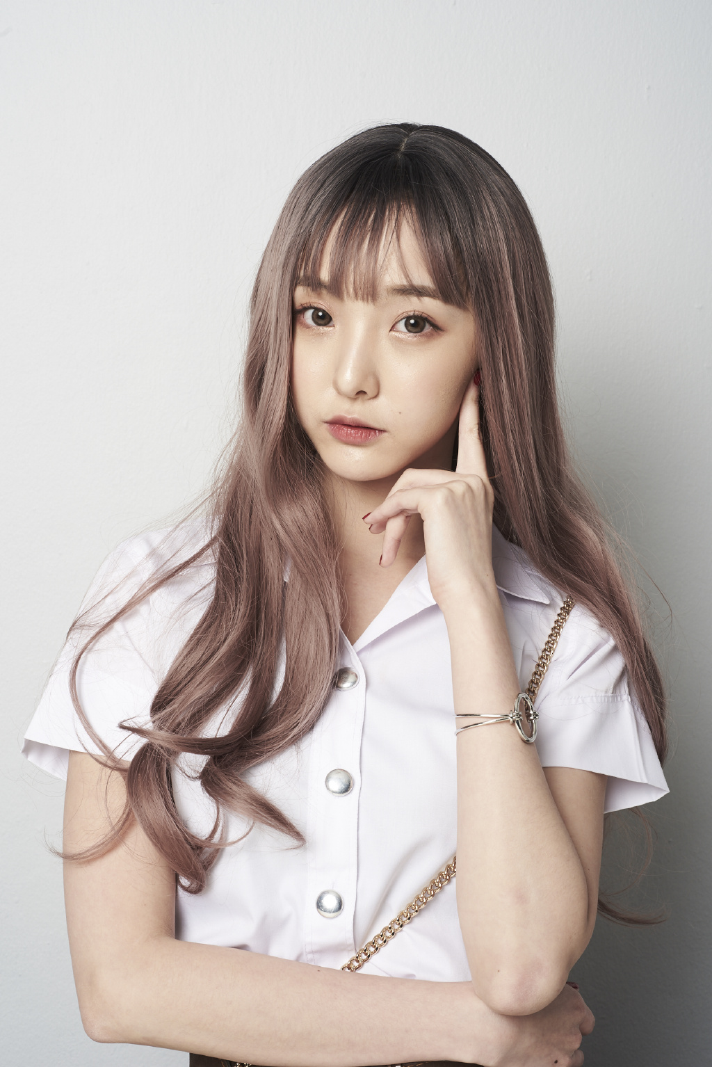  p data-id="gocmjolb3a">郑乃馨(nene),本名