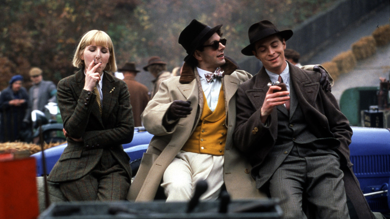 data-lemmaid="8660842">斯蒂芬·弗雷 /a>编剧并执导的英国喜剧电影