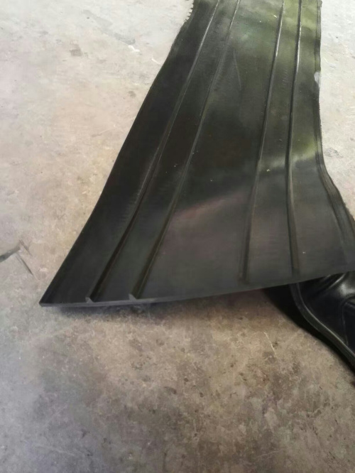 中埋式橡胶止水带