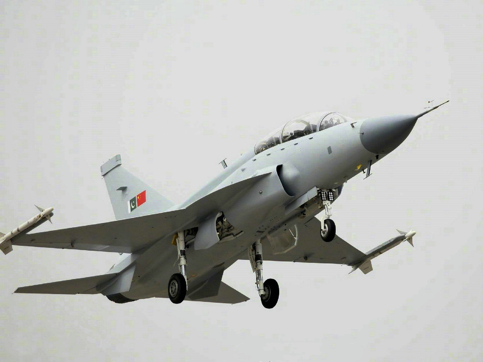 chengdu fc-1/jf-17 fighter aircraft;中国绰号:枭龙;巴基斯坦编号
