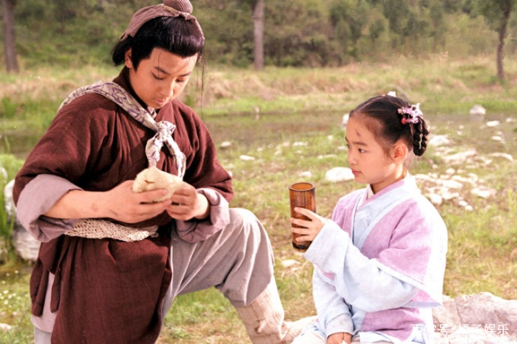 还记得苏版《倚天屠龙记》里的小杨不悔吗，她现在长这样_百科TA说