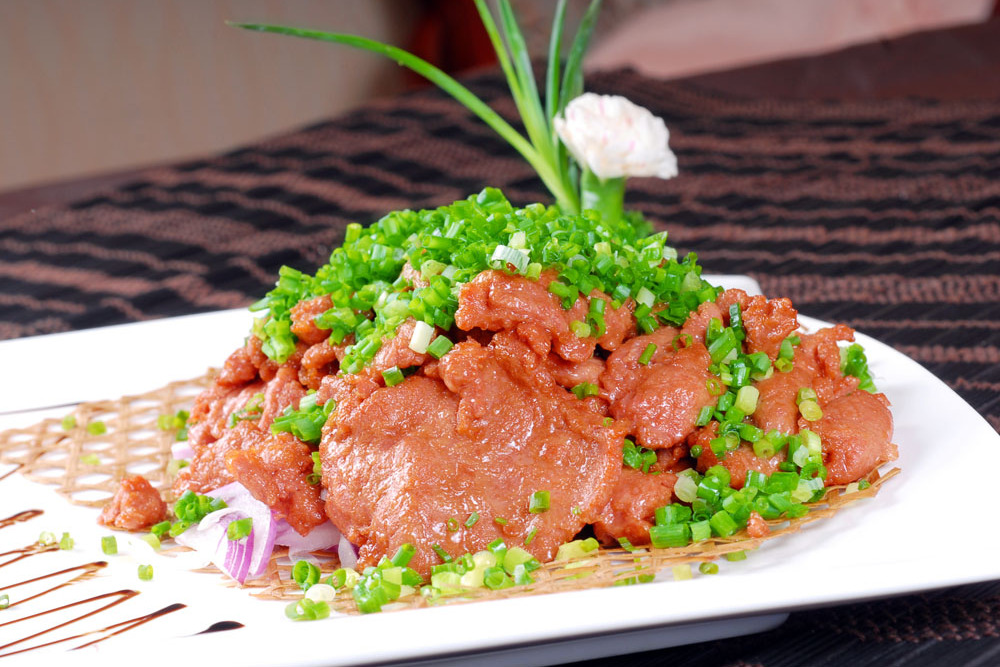  p>鸵鸟肉扒是一道以鸵鸟肉为主要食材制作的菜品. /p>