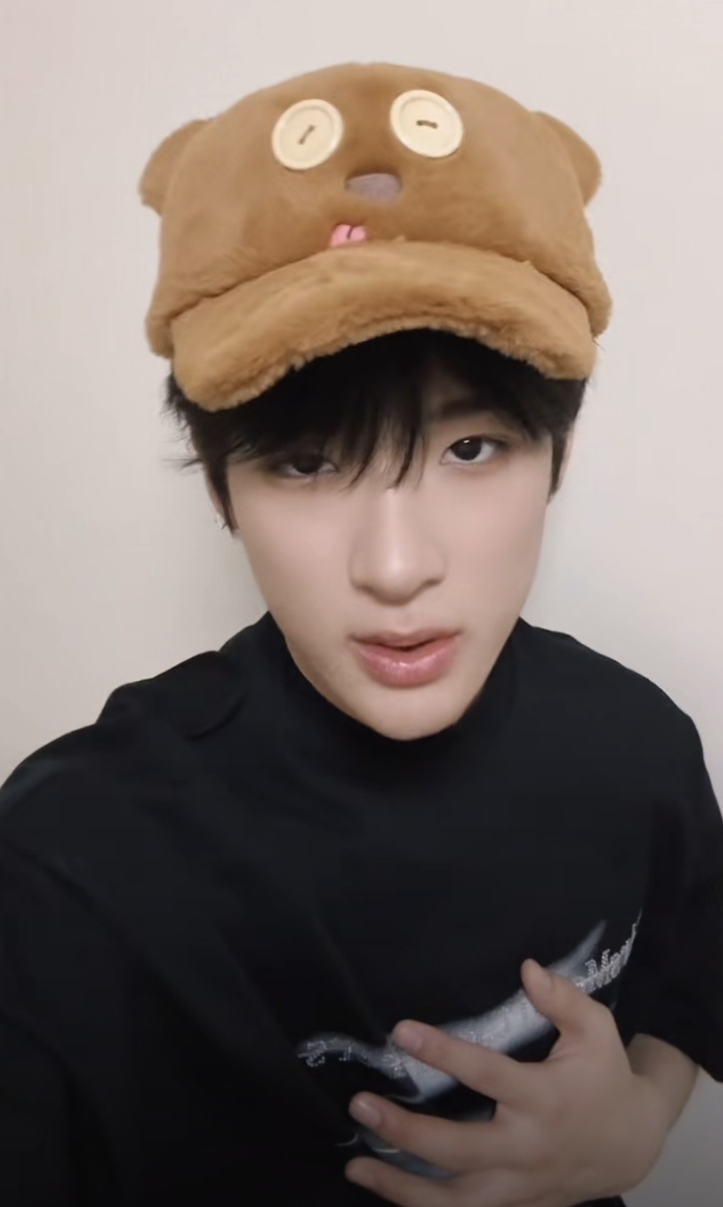 data-id="gncnfiytal">张峻豪,2007年7月20日出生,中国内地男歌手,tf