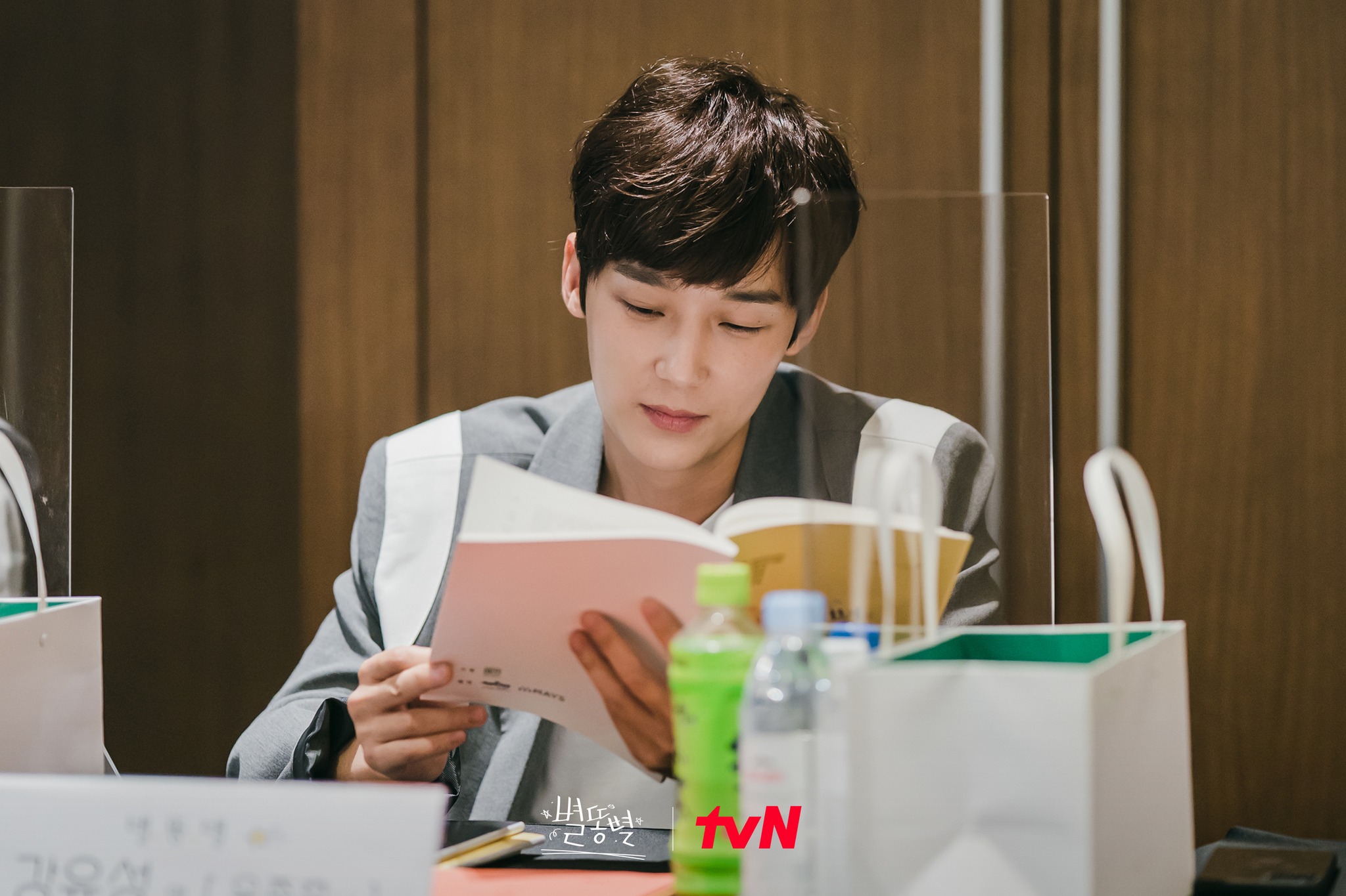  p>《流星》由李秀贤执导,崔英宇编剧, a target="_blank" href="