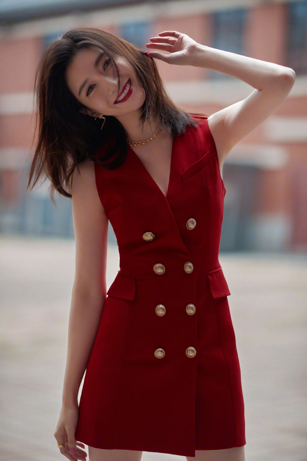  p>江疏影,1986年9月1日出生于上海,中国内地女演员,毕业于 a target=