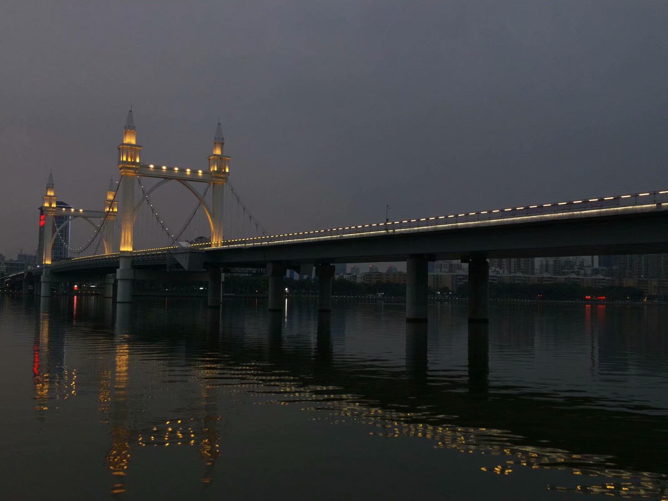  p>白石桥(baishi bridge),是中国广东省珠海市连接拱北片区和南湾