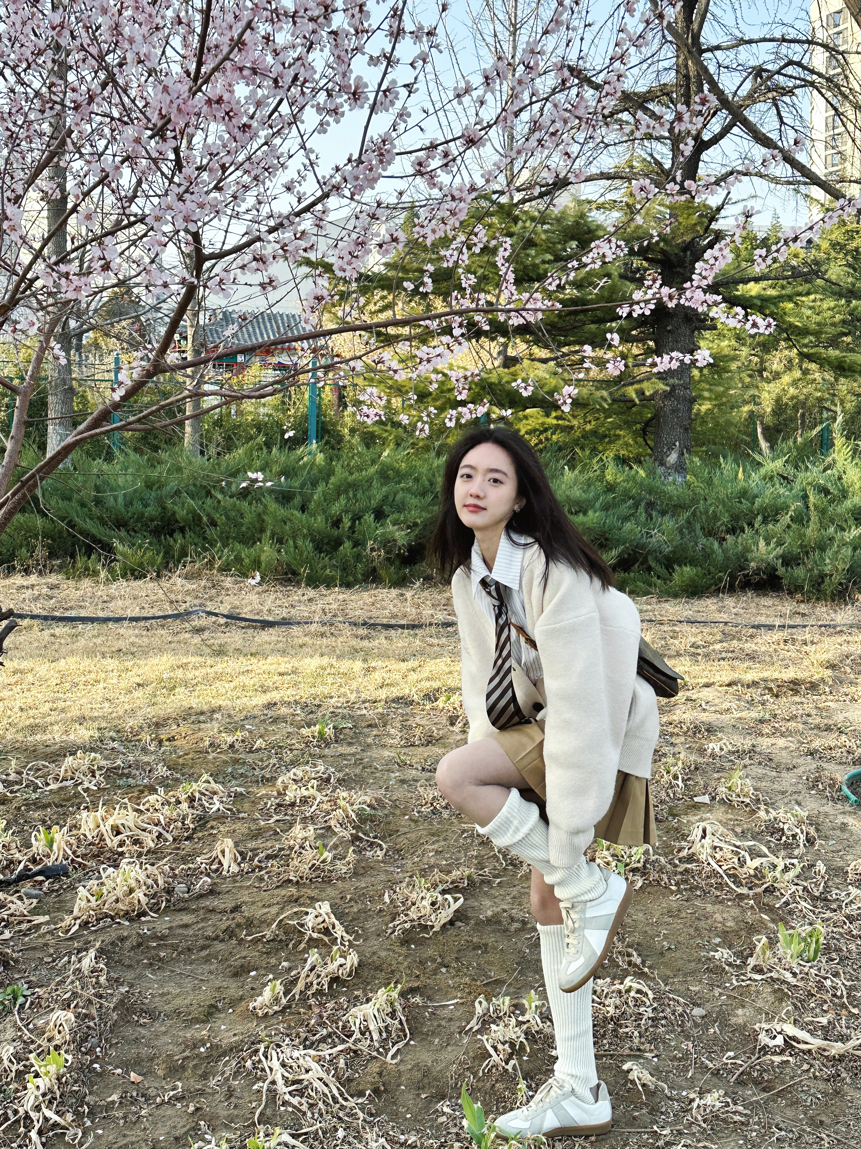 ="t5aqwsxvdlad">石杭鹭,2000年6月30日出生于重庆市,中国内地女演员