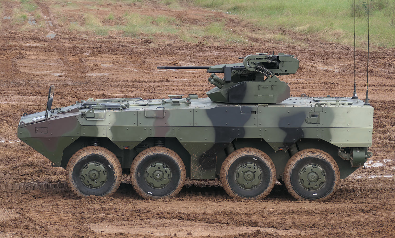 南非獾式(6*6)轮式步兵战车