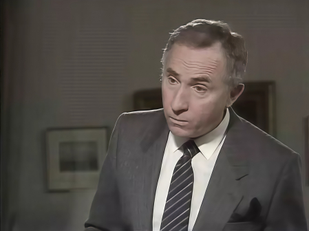 是，首相（英国1986年西德尼·洛特比与彼得·惠特莫尔联合执导的系列喜剧）_百度百科