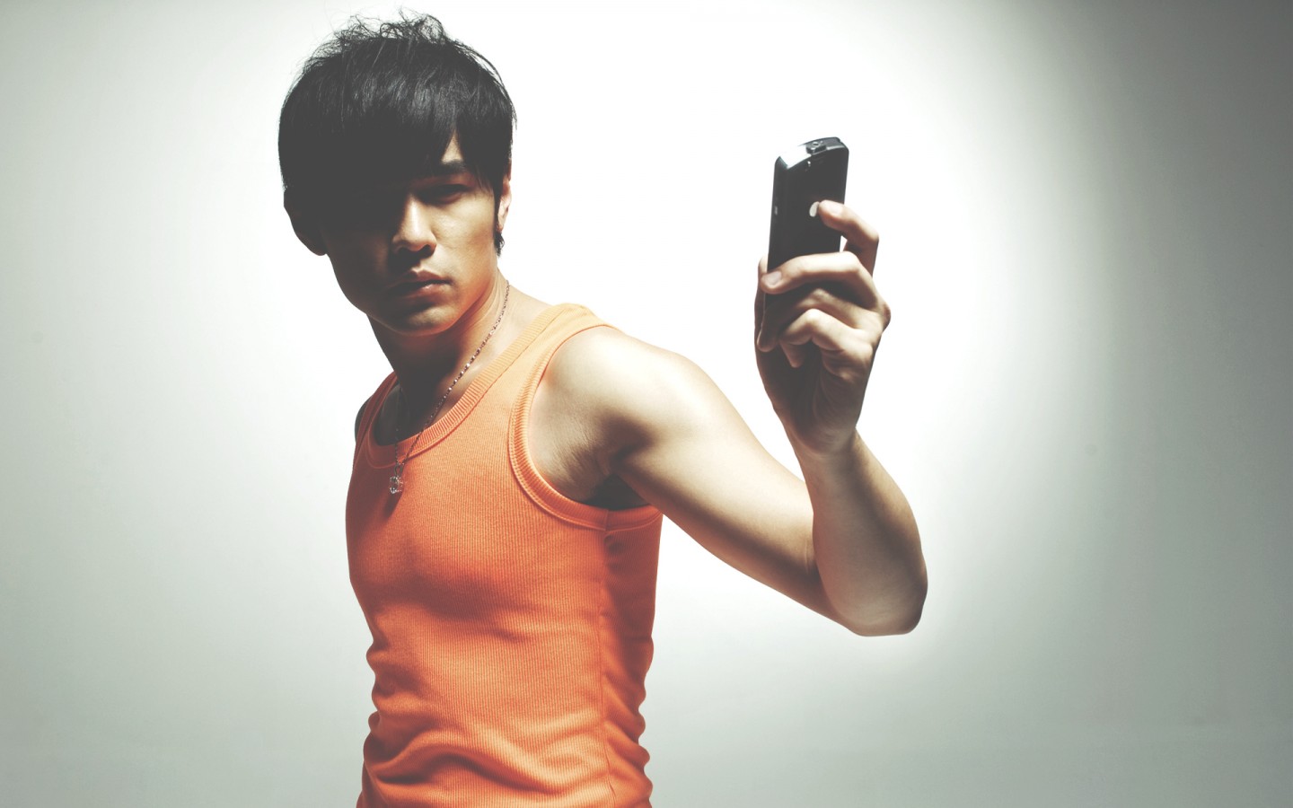  p>周杰伦(jay chou),1979年1月18日出生于台湾省新北市,祖籍福建省