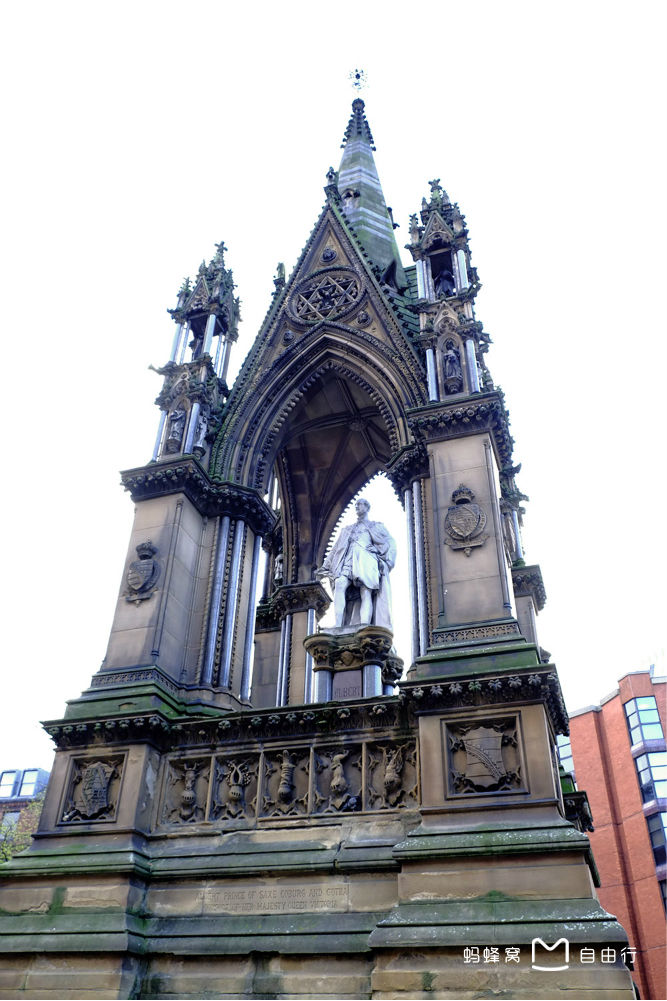 p>艾伯特广场(albert square)是曼彻斯特城的心脏地带,位于丁斯盖特
