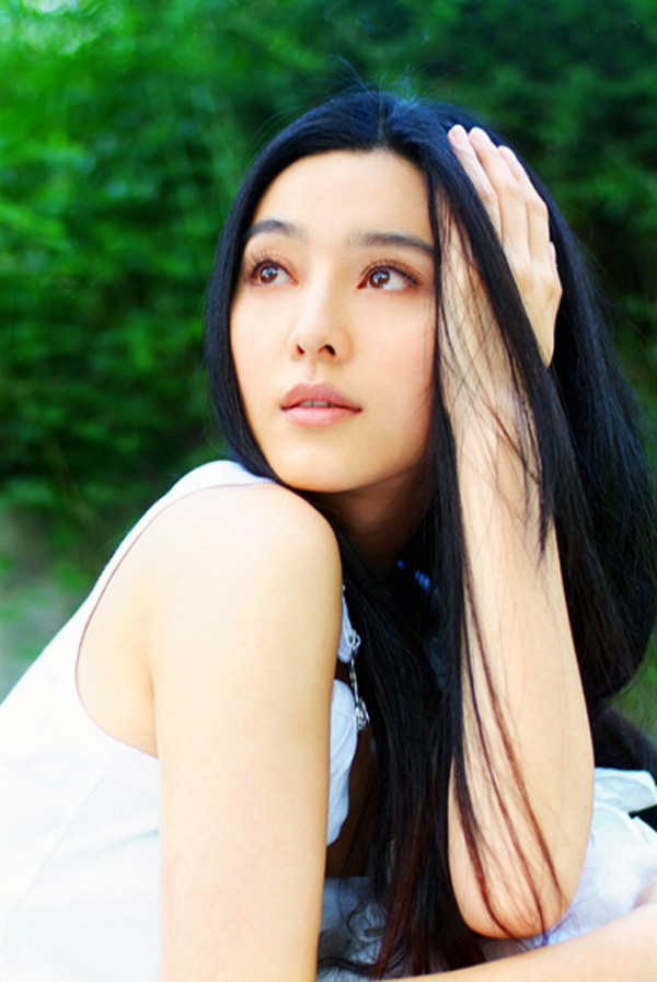  p>范冰冰,1981年9月16日出生于山东青岛,华语影视女演员,制片人,歌手