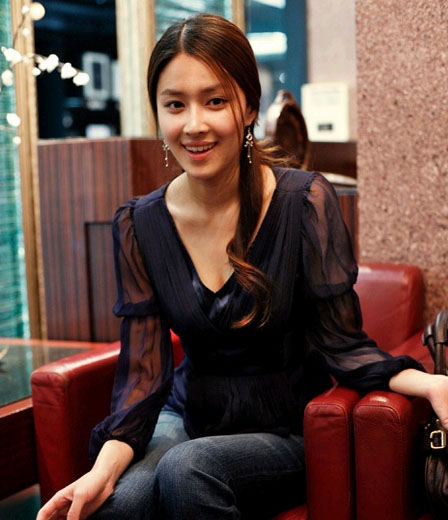  p>鞠知延,韩国当红广告模特和潜力演员.