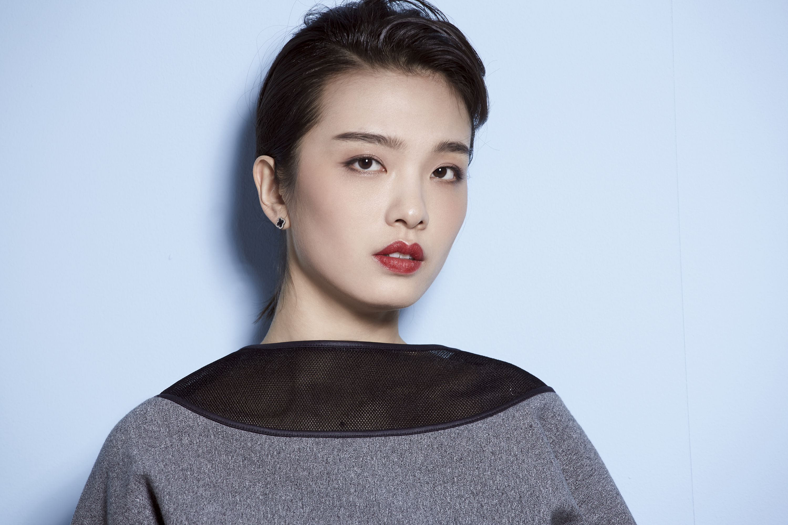  p>张杨智子,出生于新疆乌鲁木齐,中国内地女演员