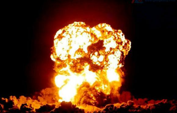  p>中子弹(neutron bomb)是一种以高能中子辐射为主要杀伤力的低当量