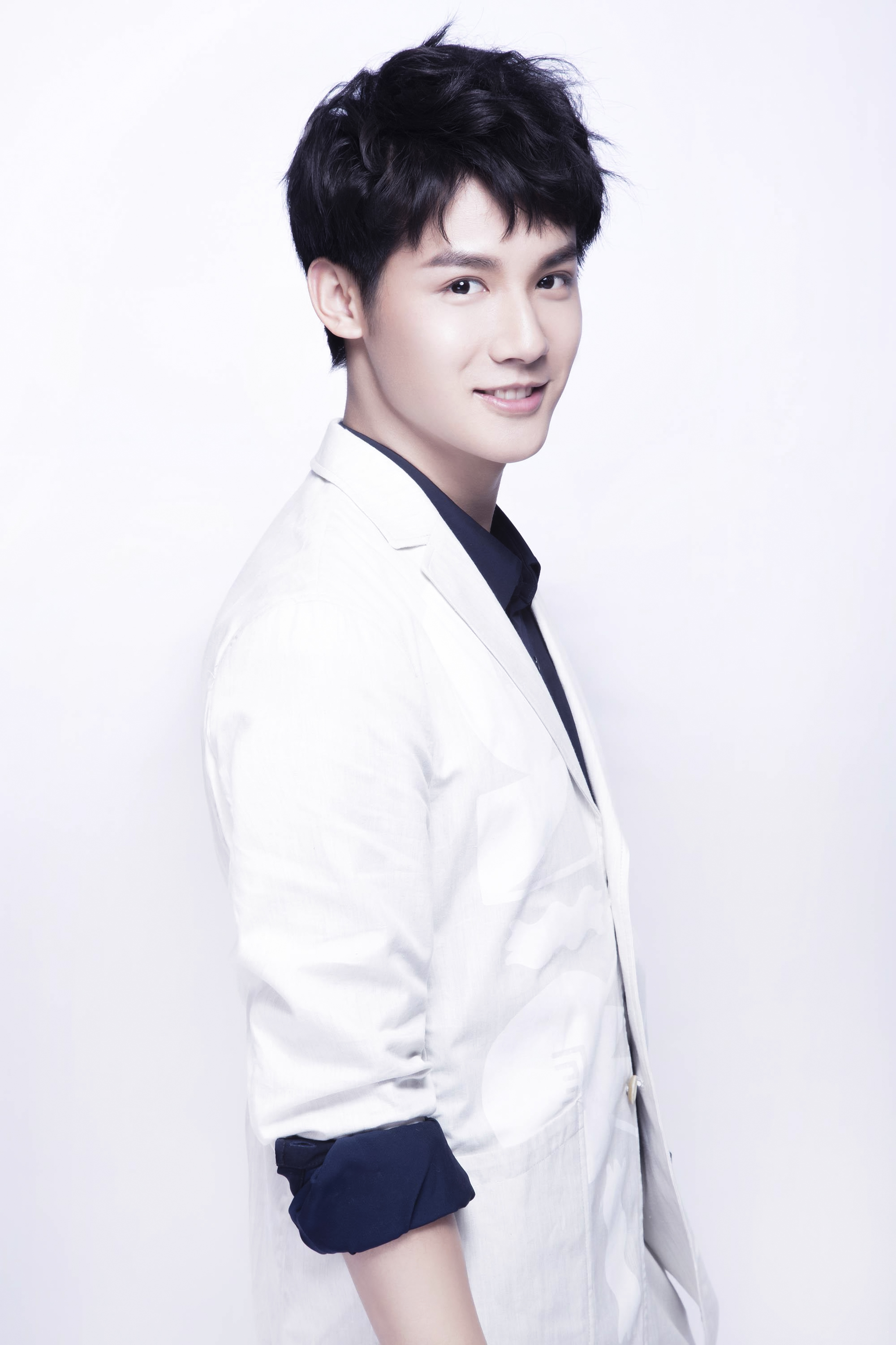  p>郑业成,1993年8月26日出生于 a target="_blank" href="/item/吉林