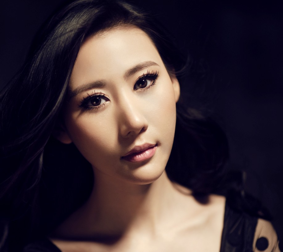 1987年3月13日出生于北京市,毕业于中央戏剧学院,澳大利亚华人女演员