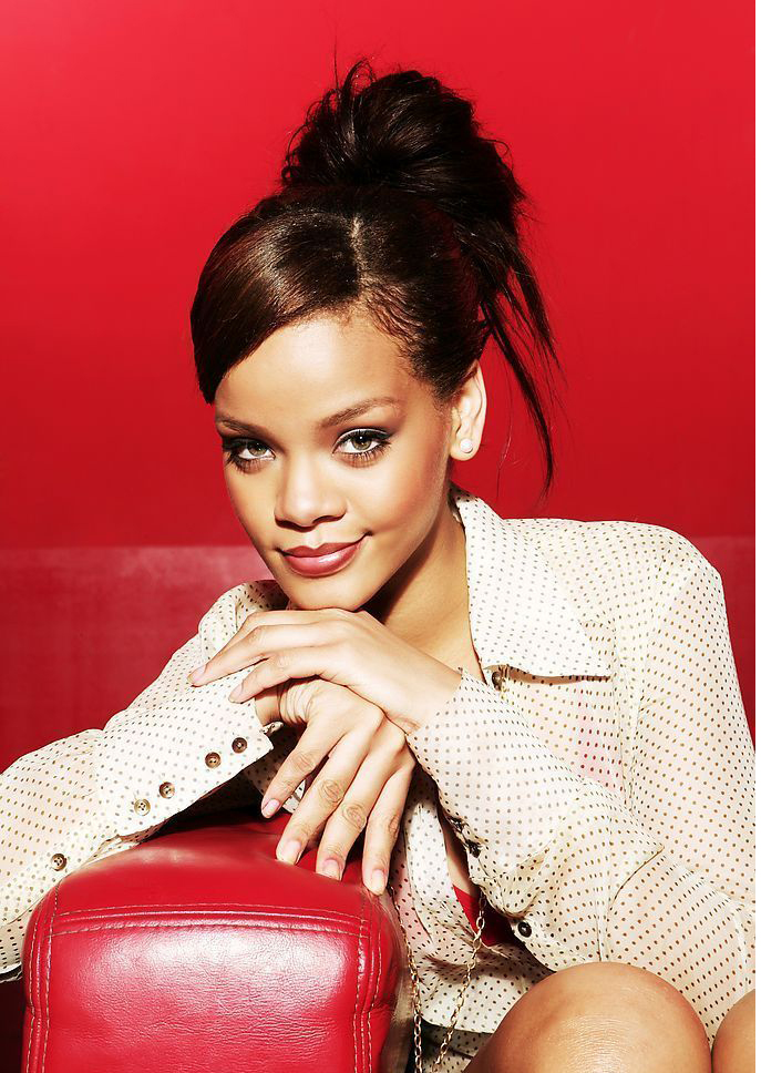  p>蕾哈娜(rihanna),全名罗比恩·蕾哈娜·芬缇(robyn rihanna fenty)