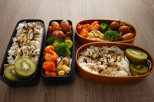  p>便当,又称 a target="_blank" href="/item/盒饭/49029" data