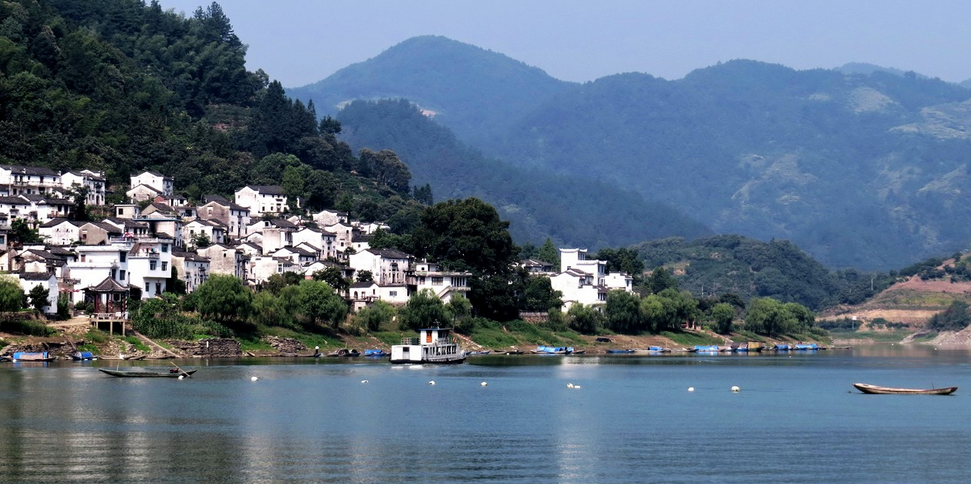  p data-id="gnbrjl7s8k">新安江山水画廊风景区位于安徽省 a target=