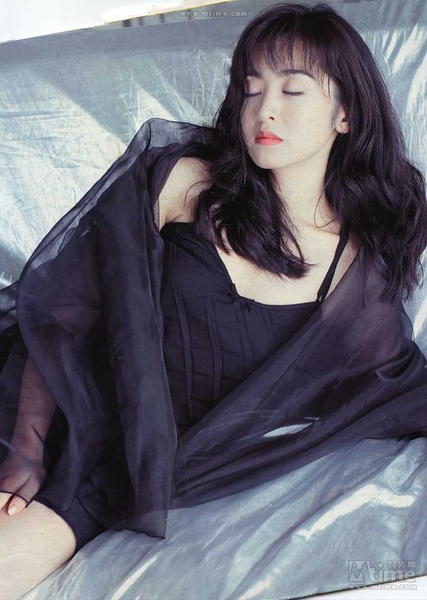  p>铃木保奈美,1966年8月14日生于日本东京,日本女演员.