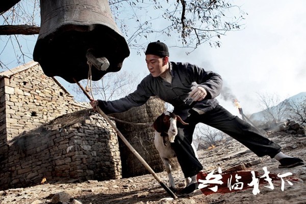  p>《兵临村下》是海润影视制作有限公司出品的一部抗日战争剧,由 a