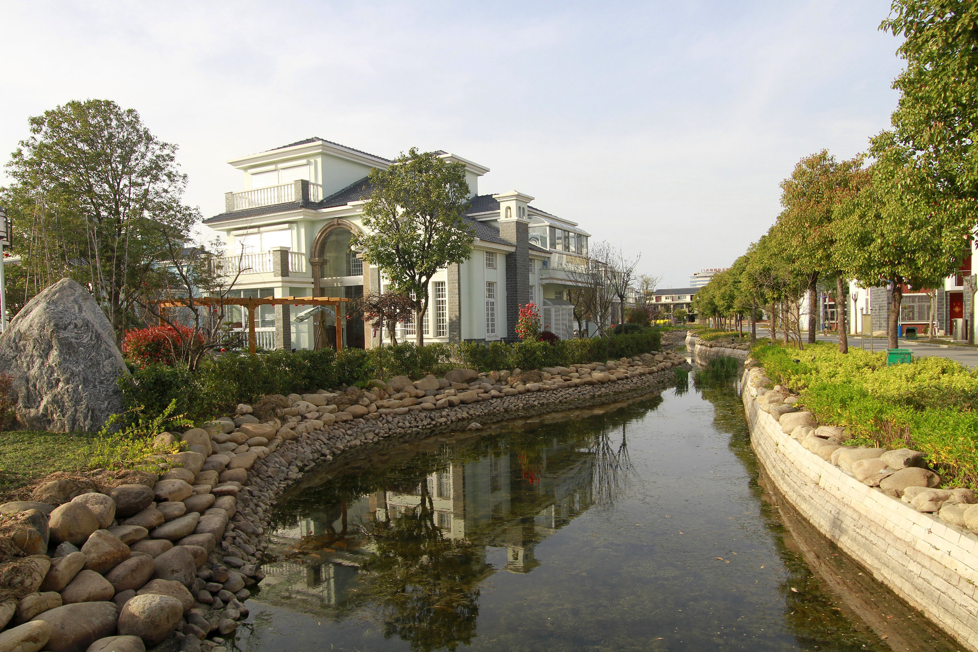 新桥镇,隶属于江苏省 a target="_blank" href="/item/靖江市">靖江市