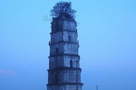  p>永镇塔,又名永泰塔,位于江西省樟树市 a target="_blank" href="