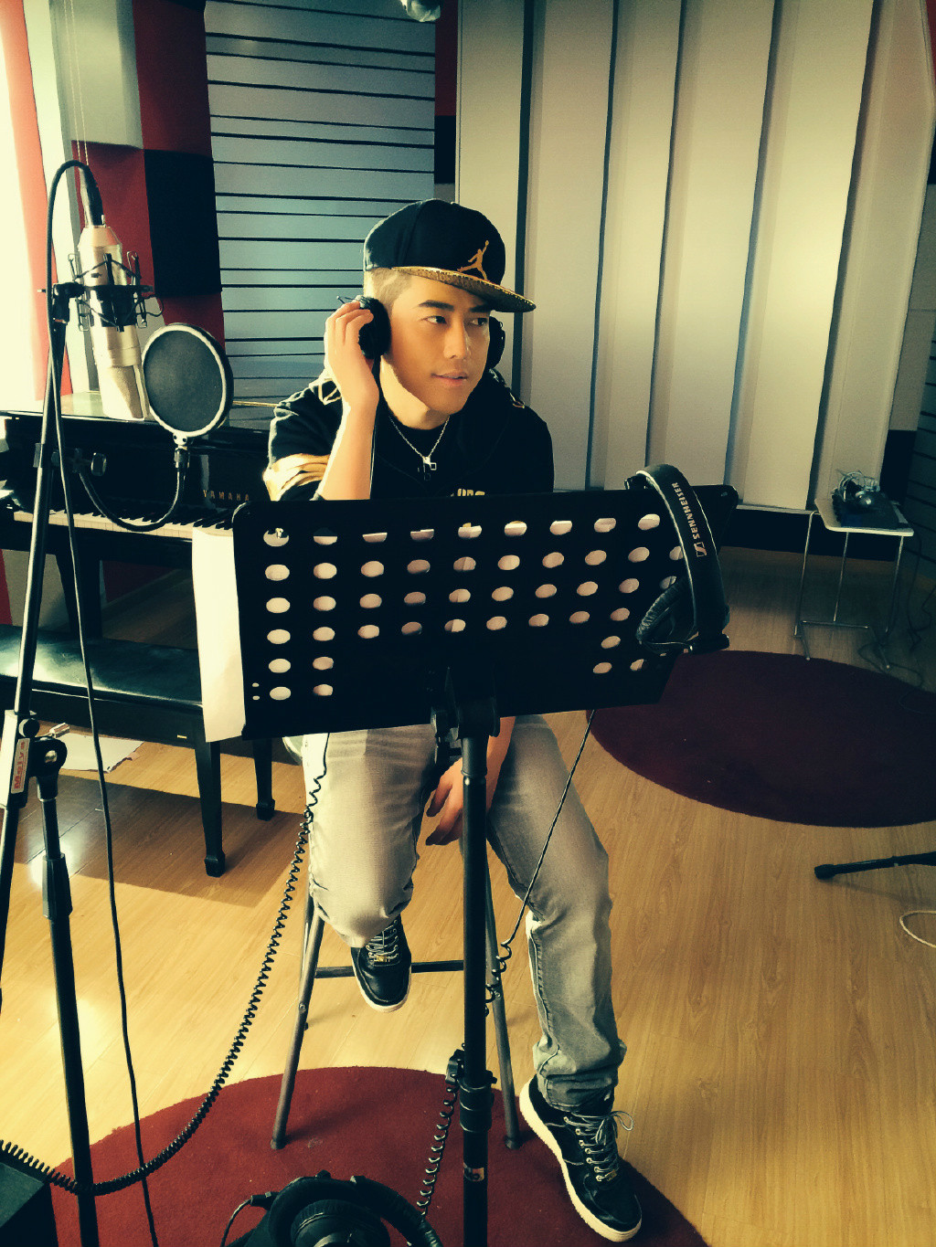 su /i>),1984年3月5日出生于陕西西安,中国内地嘻哈蓝调创作型男歌手